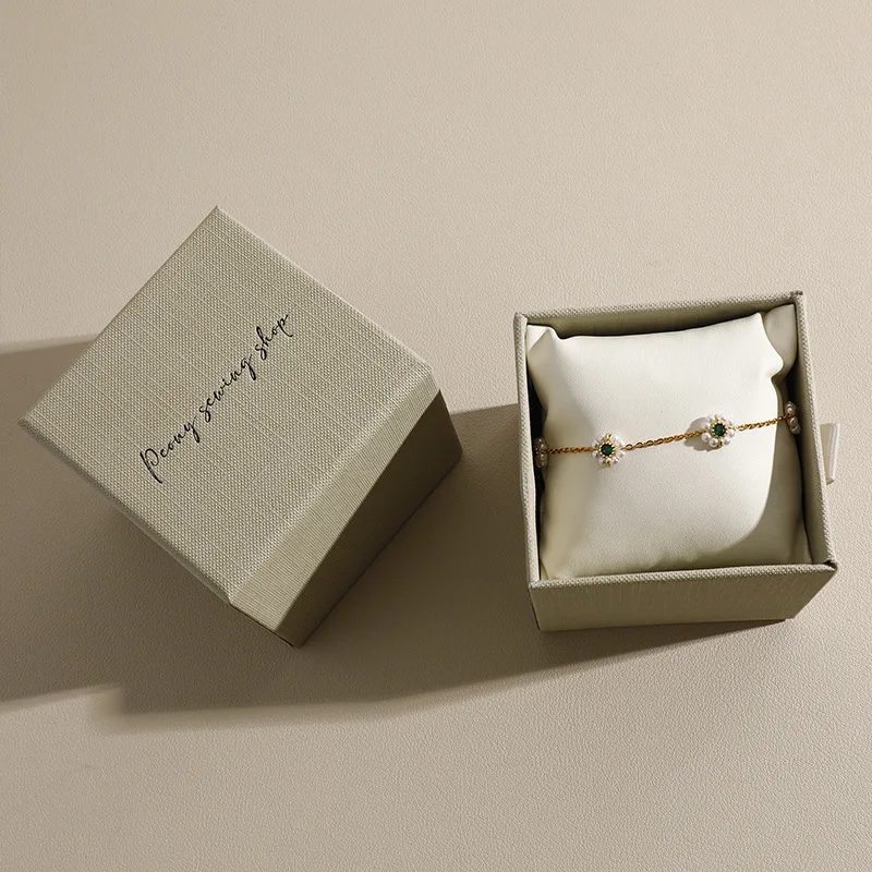 Fashionable And Exquisite Paper Jewelry Box