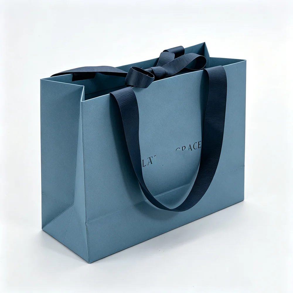 Luxury White Art Paper Bag Shopping Custom Logo Gift Bags