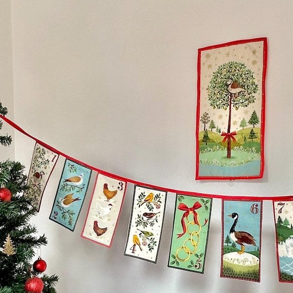 DebbiePatchworkLady Modern Christmas Scandi Advent Calendar with Pockets (Silver Reindeer)