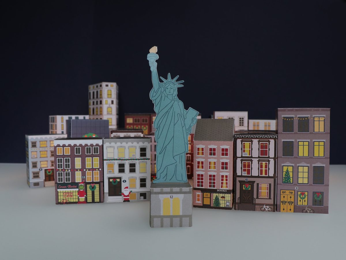 CallaD NYC Christmas Countdown Advent Calendar: Paper Cityscape Kit